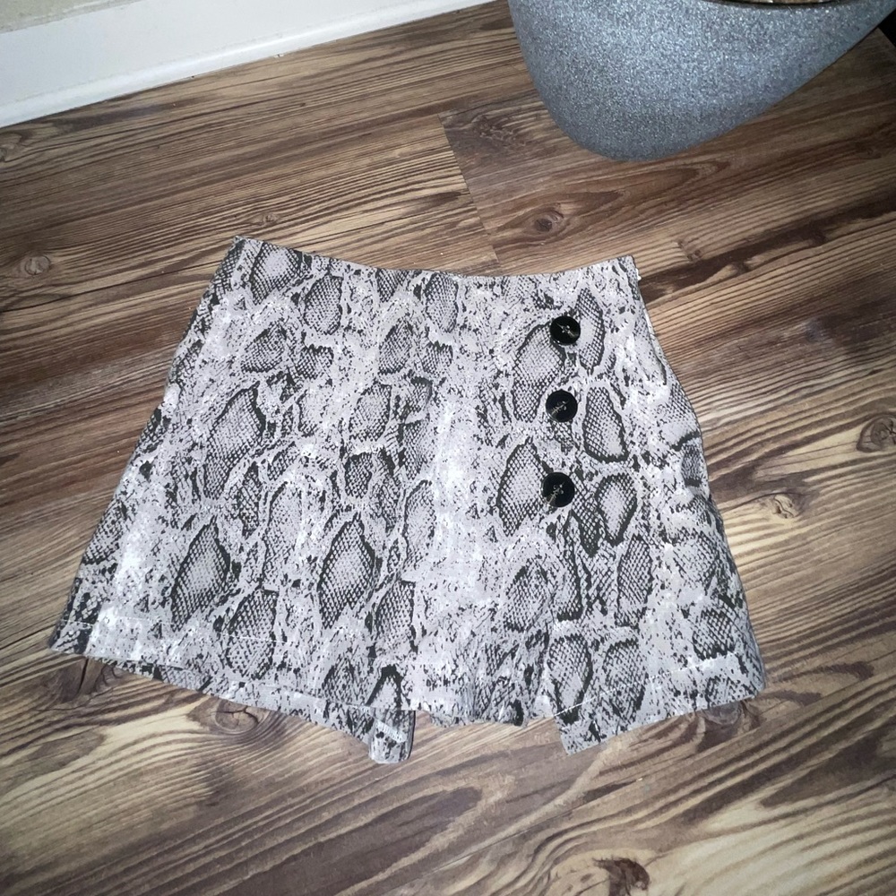 MOD skort